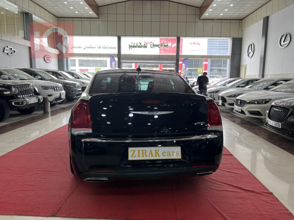 کرایسلەر 300